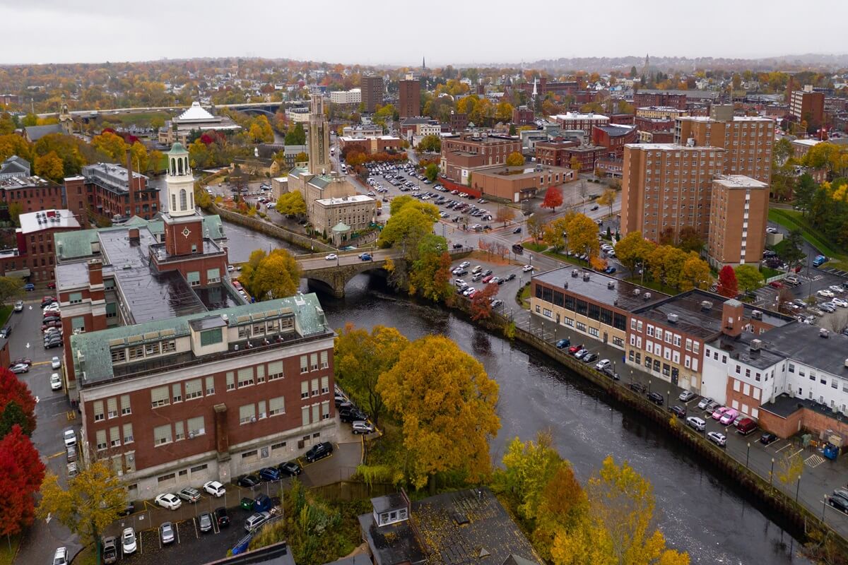 overcast skies over the seekonk river splitting Pawtucket Rhode Island